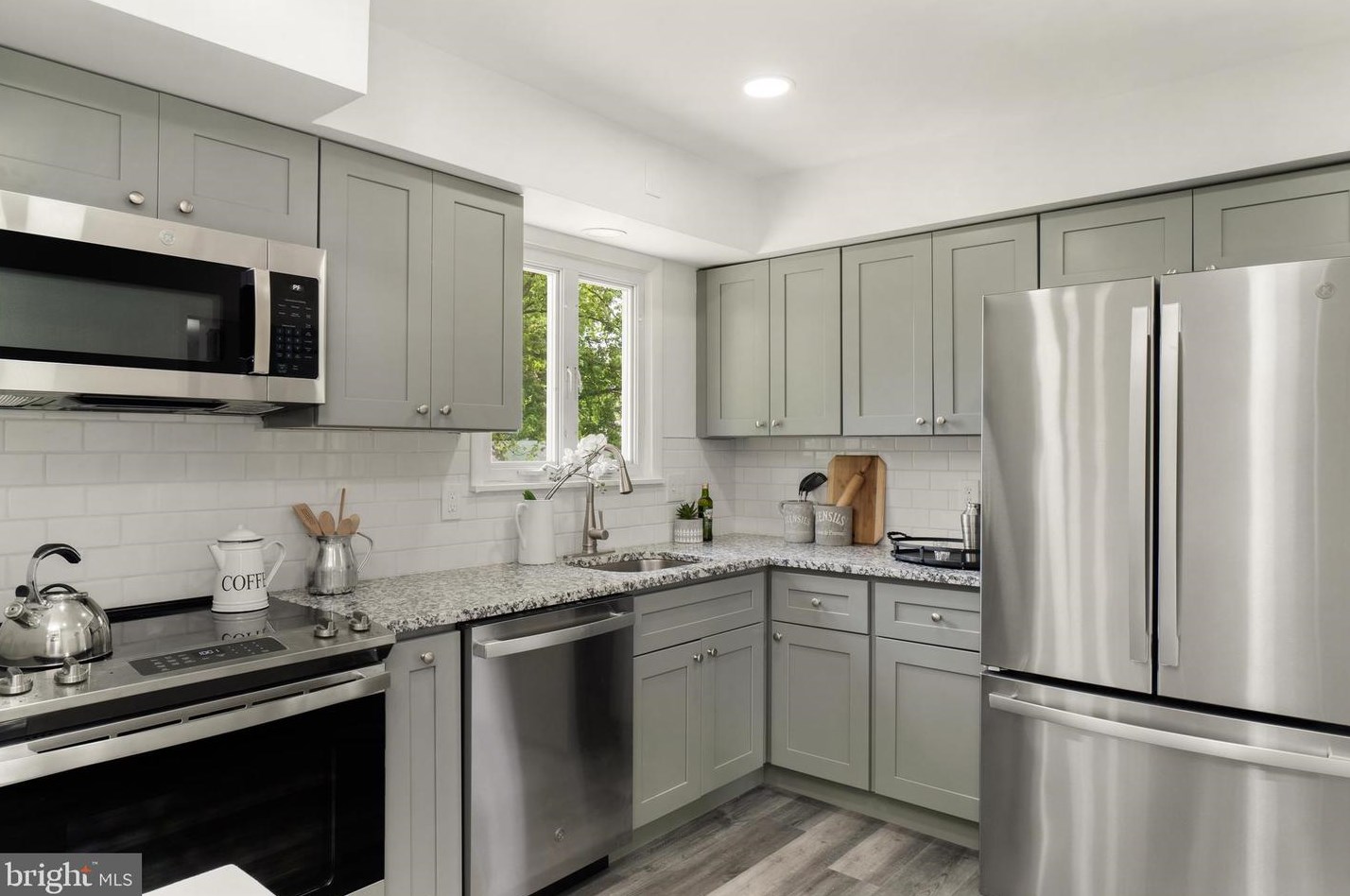 15 Hockamick Rd, Cookstown NJ 08511-1007 exterior