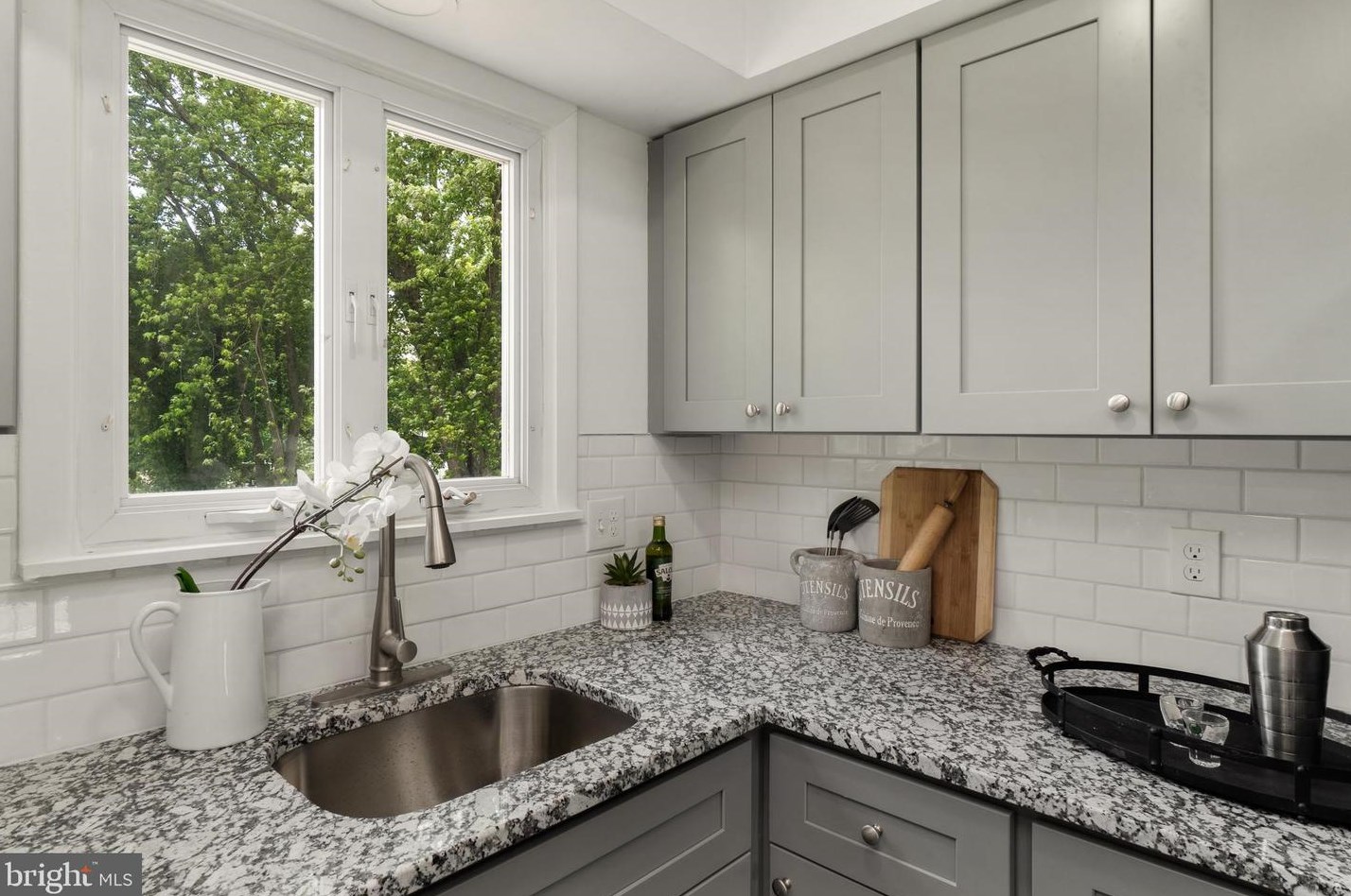 15 Hockamick Rd, Cookstown NJ 08511-1007 exterior