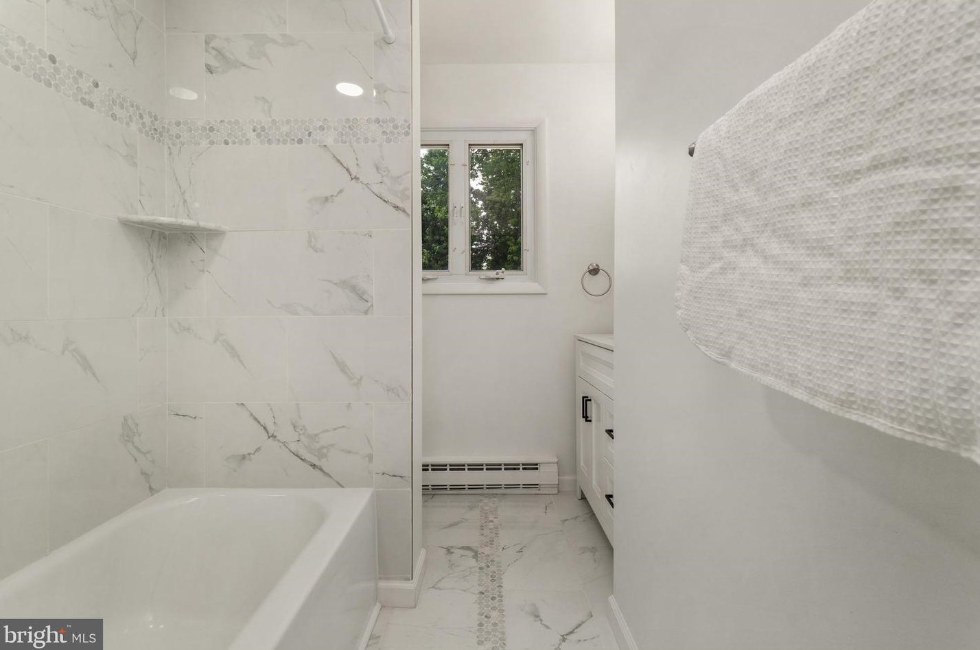 15 Hockamick Rd, Cookstown NJ 08511-1007 exterior