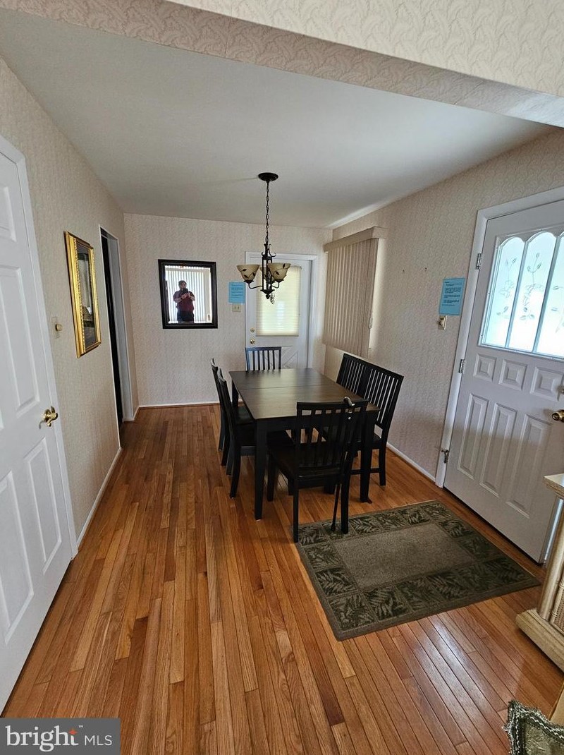 704 Dartmouth Ave, Riverton NJ  08077-3526 exterior