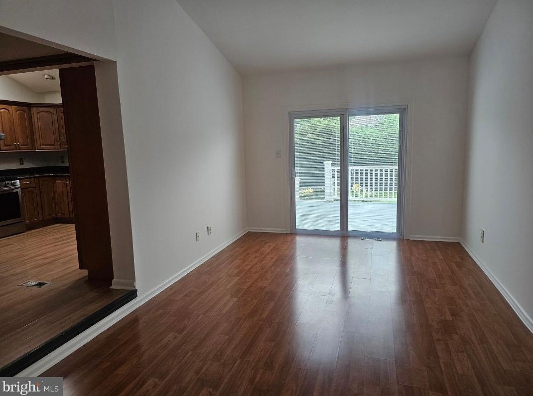 1 Grayson Pl, Burlington NJ 08016-1147 exterior