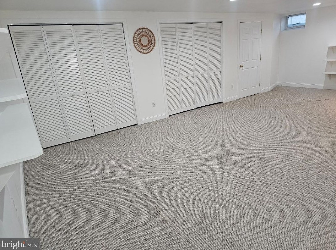 1 Grayson Pl, Burlington NJ 08016-1147 exterior