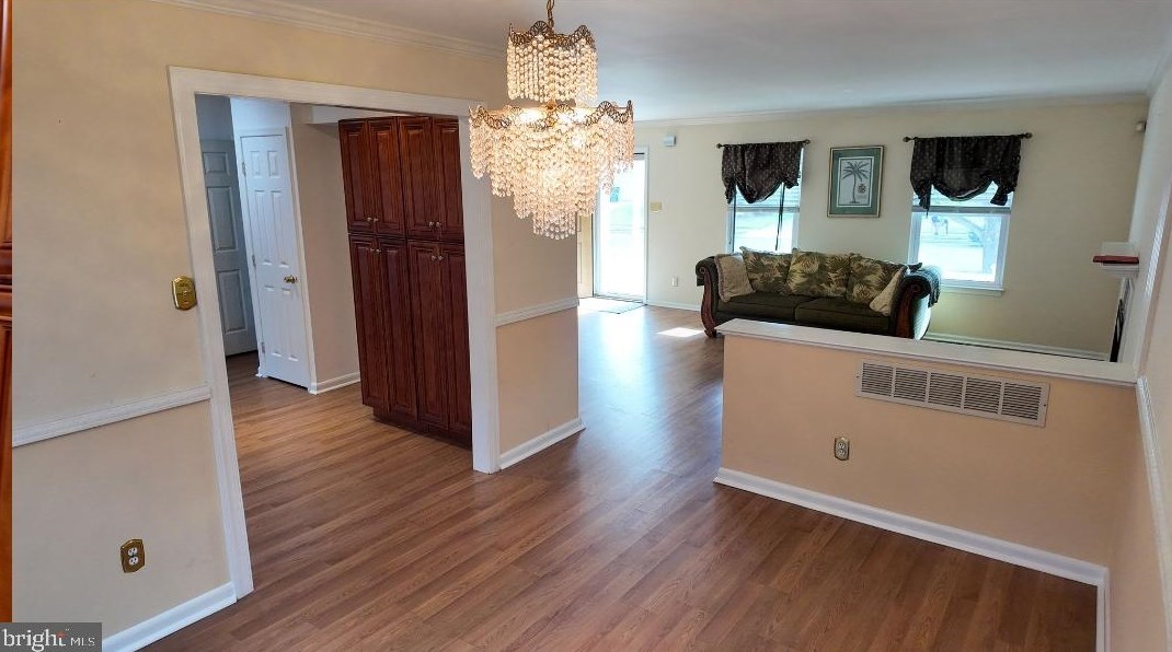 1 Grayson Pl, Burlington NJ 08016-1147 exterior