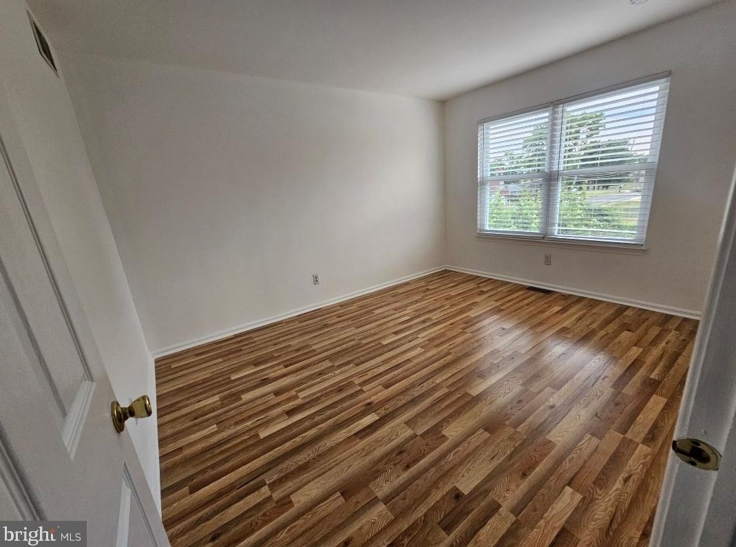 1 Grayson Pl, Burlington NJ 08016-1147 exterior