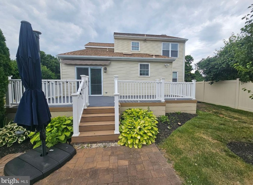 1 Grayson Pl, Burlington NJ 08016-1147 exterior