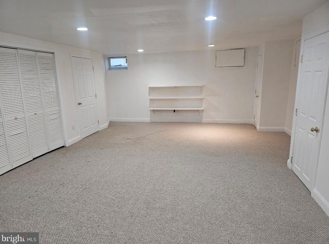 1 Grayson Pl, Burlington NJ 08016-1147 exterior