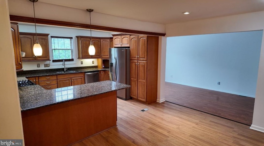 1 Grayson Pl, Burlington NJ 08016-1147 exterior