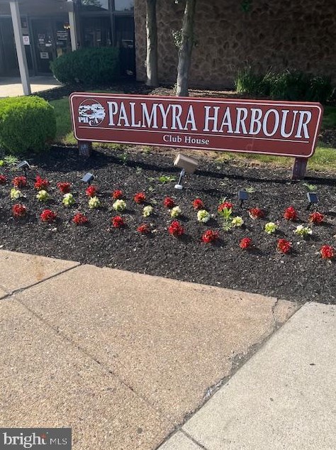 1010 Harbour Dr, Palmyra NJ  08065-1202 exterior