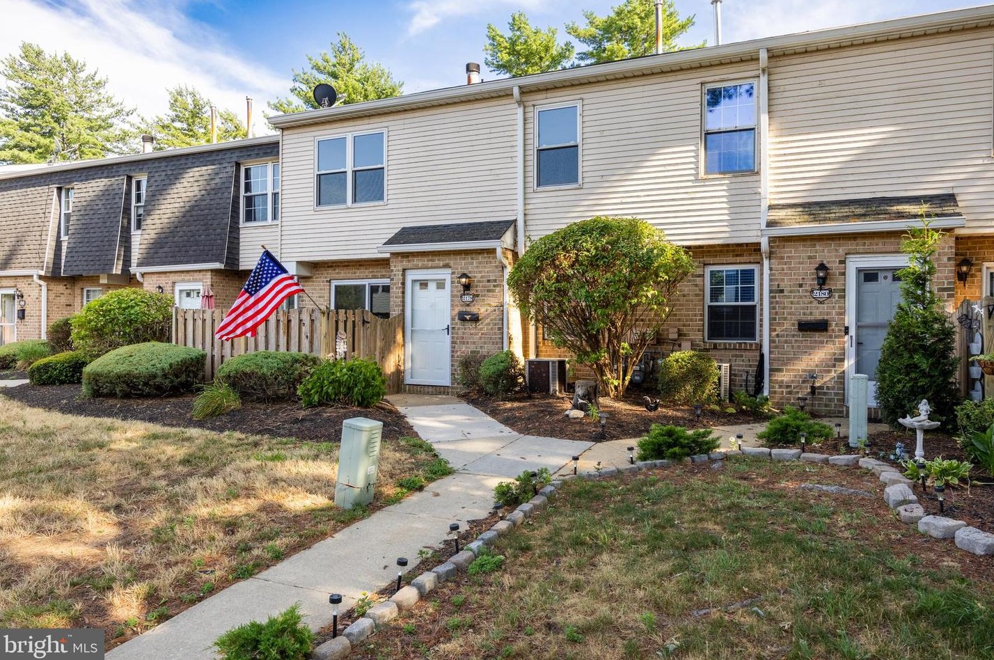 2178 Harbour Dr, Palmyra NJ  08065-1124 exterior