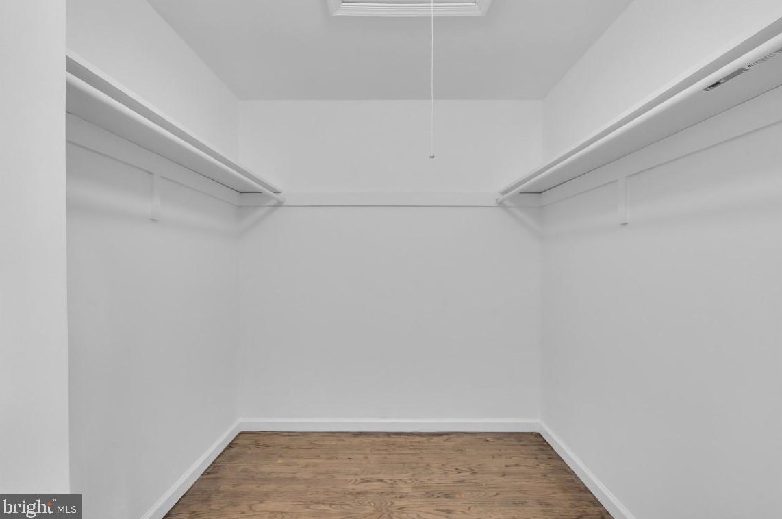 23 Wellington Pl, Burlington NJ  08016-3329 exterior