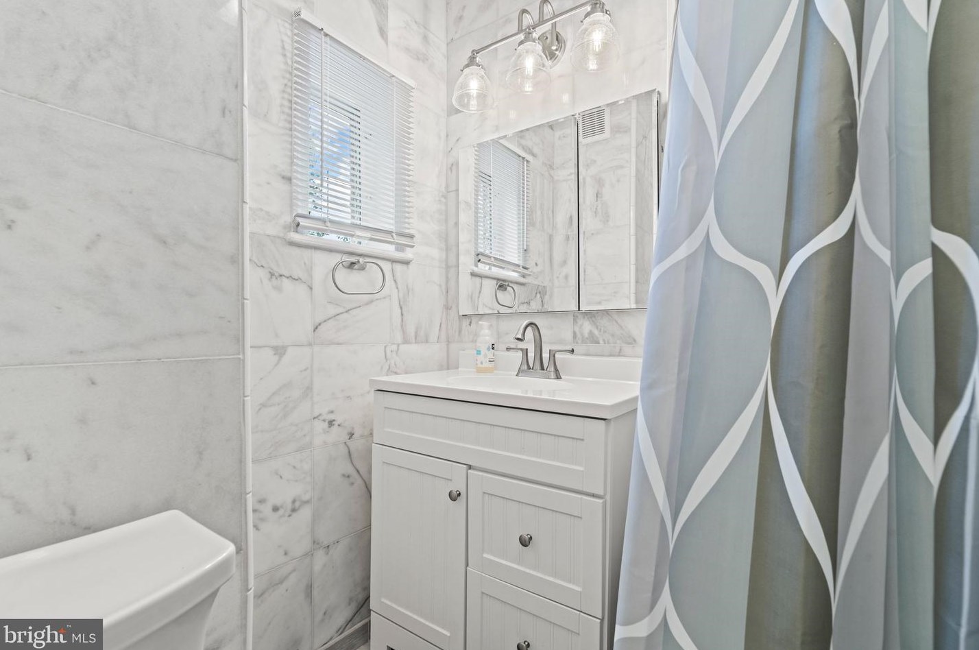 24 Central Ave, Moorestown NJ  08057-2415 exterior