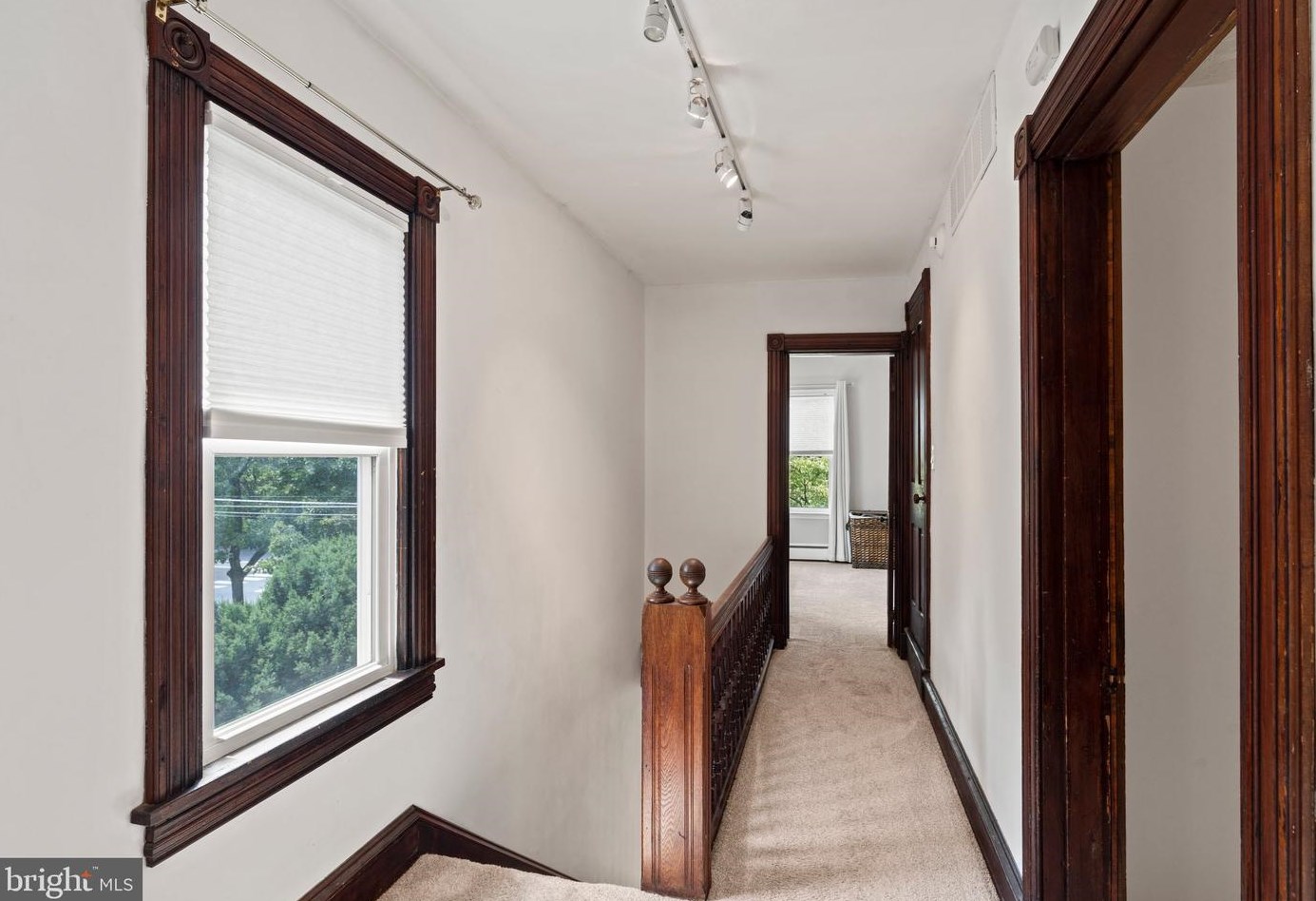 24 Central Ave, Moorestown NJ  08057-2415 exterior