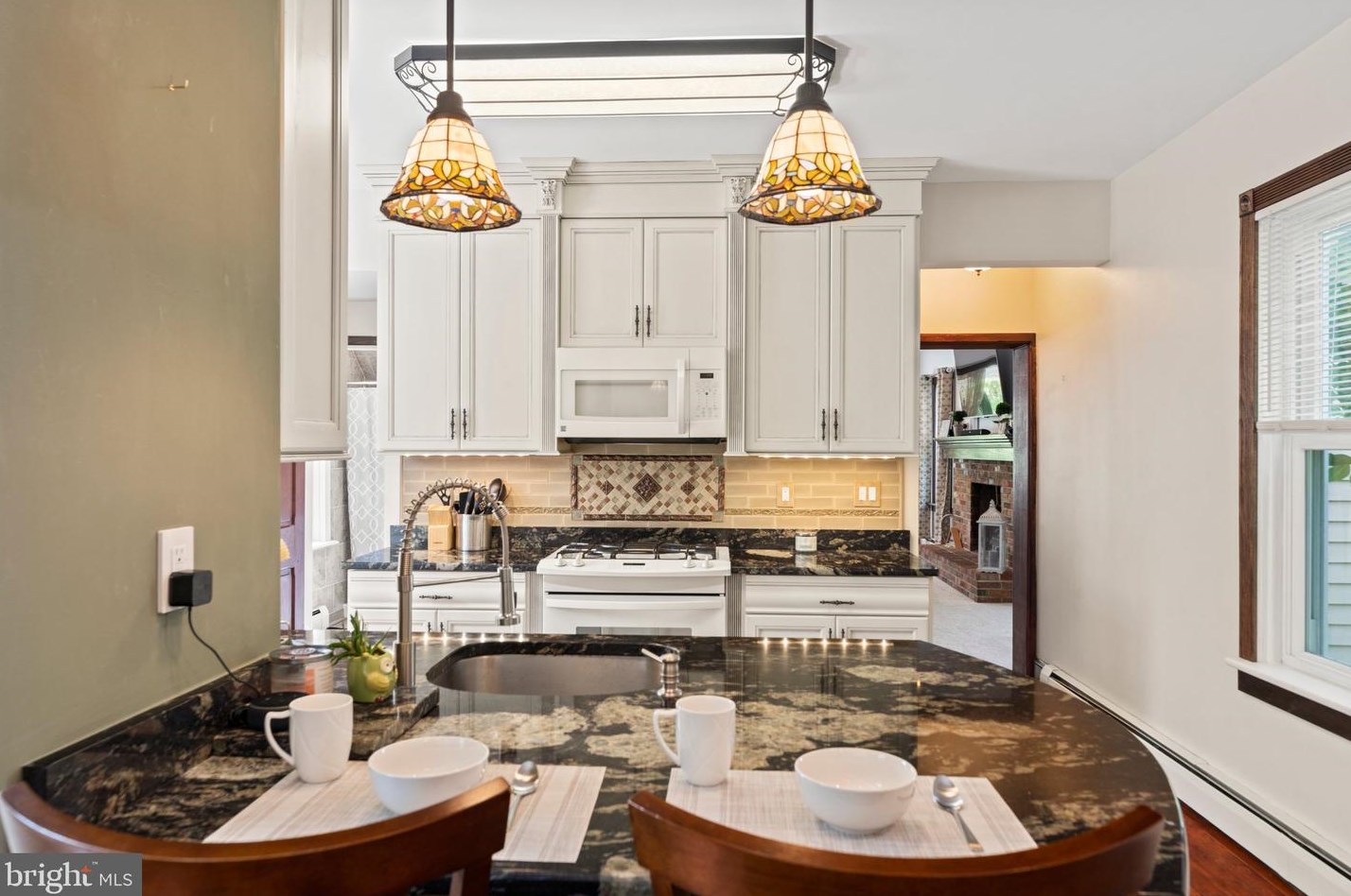 24 Central Ave, Moorestown NJ  08057-2415 exterior