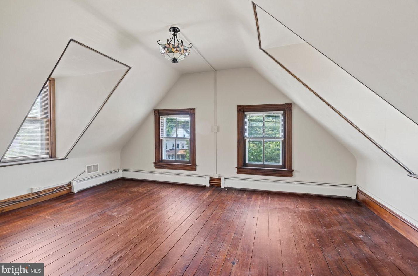 24 Central Ave, Moorestown NJ  08057-2415 exterior