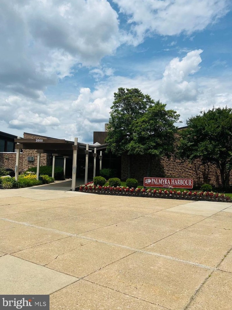 2167 Harbour Dr, Palmyra NJ  08065-1123 exterior