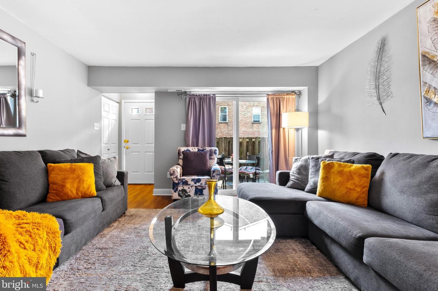 2139 Harbour Dr, Palmyra NJ  08065-1105 exterior