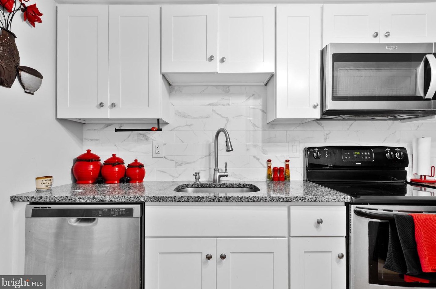 2139 Harbour Dr, Palmyra NJ  08065-1105 exterior