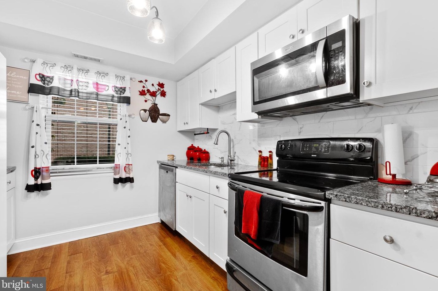 2139 Harbour Dr, Palmyra NJ  08065-1105 exterior