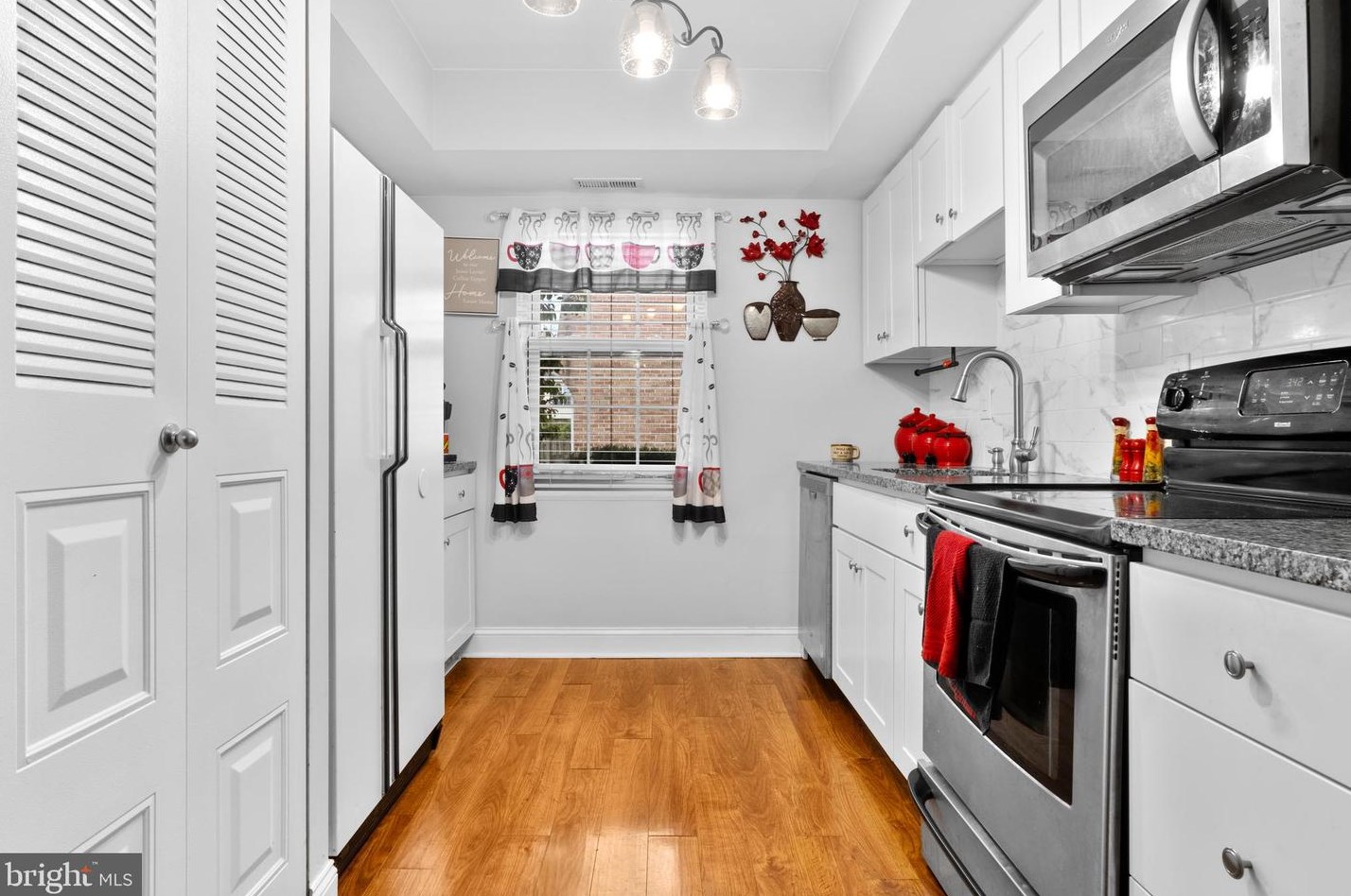 2139 Harbour Dr, Palmyra NJ  08065-1105 exterior