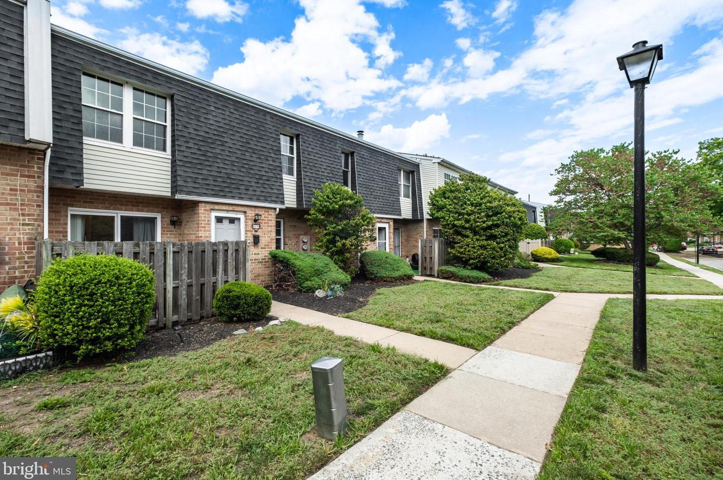 2139 Harbour Dr, Palmyra NJ  08065-1105 exterior