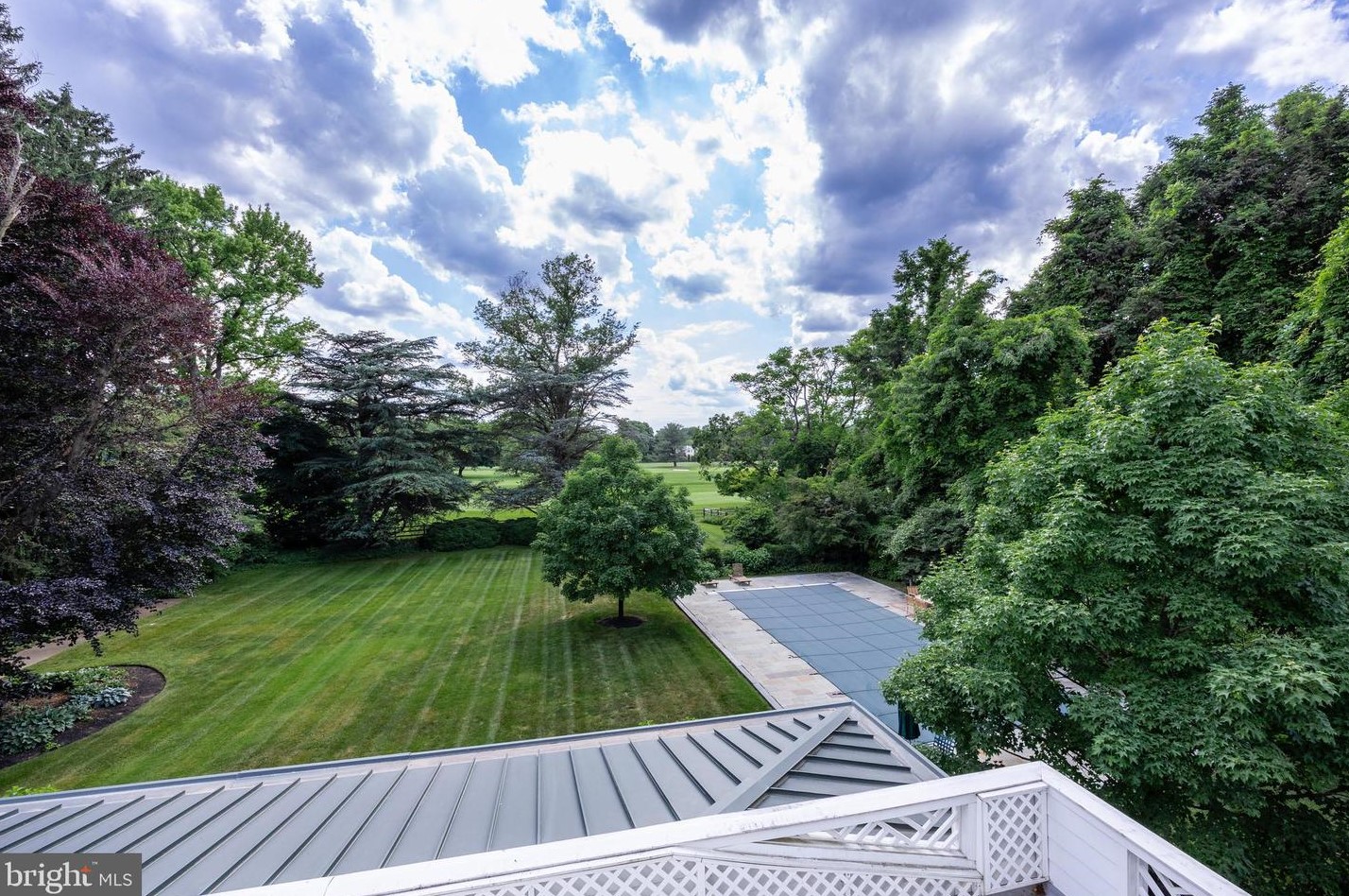 840 Golfview Rd, Moorestown NJ 08057-2024 exterior