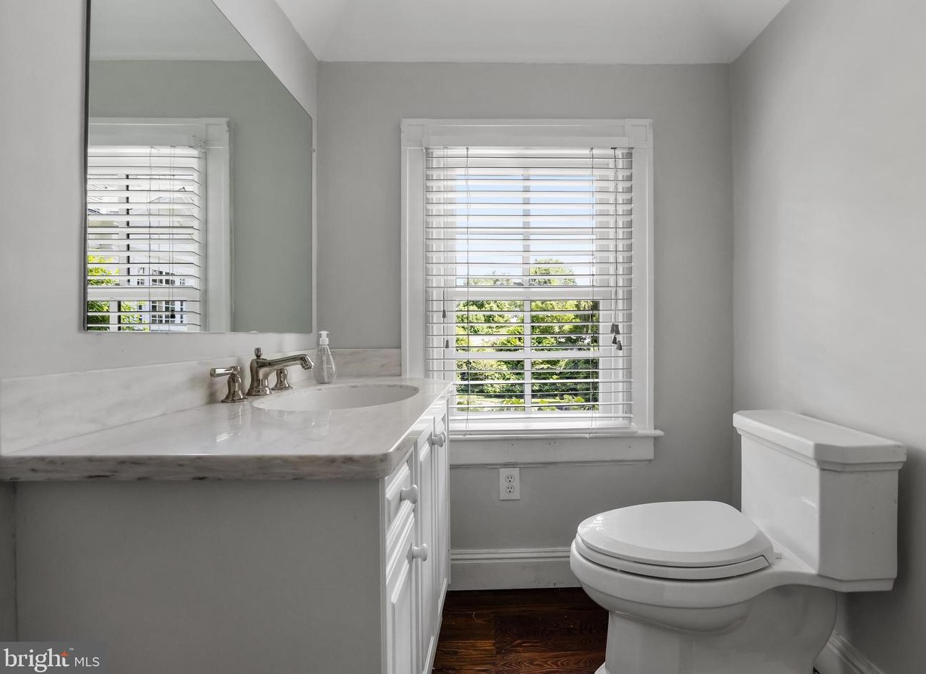 840 Golfview Rd, Moorestown NJ 08057-2024 exterior