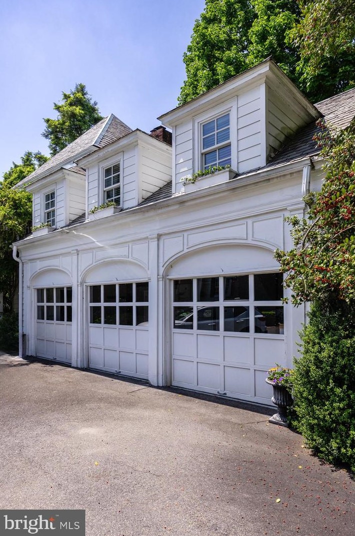 840 Golfview Rd, Moorestown NJ 08057-2024 exterior