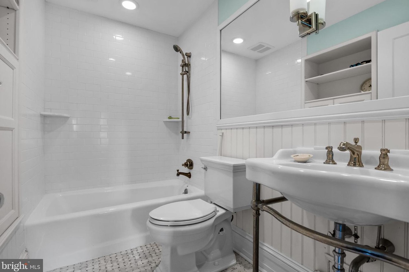 840 Golfview Rd, Moorestown NJ 08057-2024 exterior