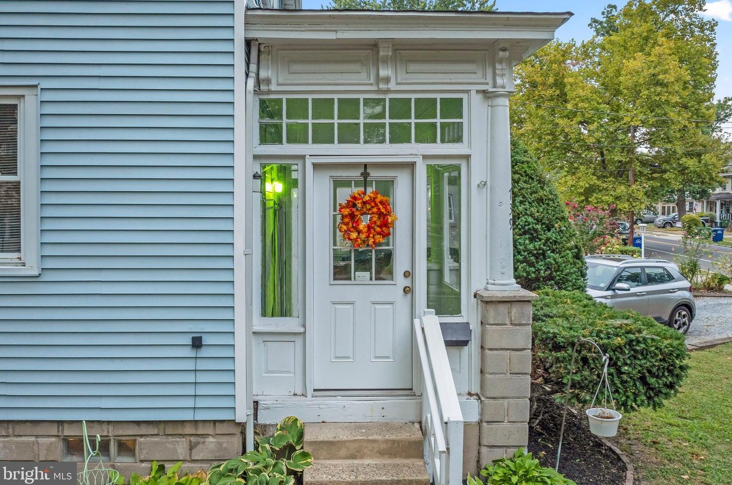 739 Cinnaminson Ave, Palmyra NJ 08065-1820 exterior