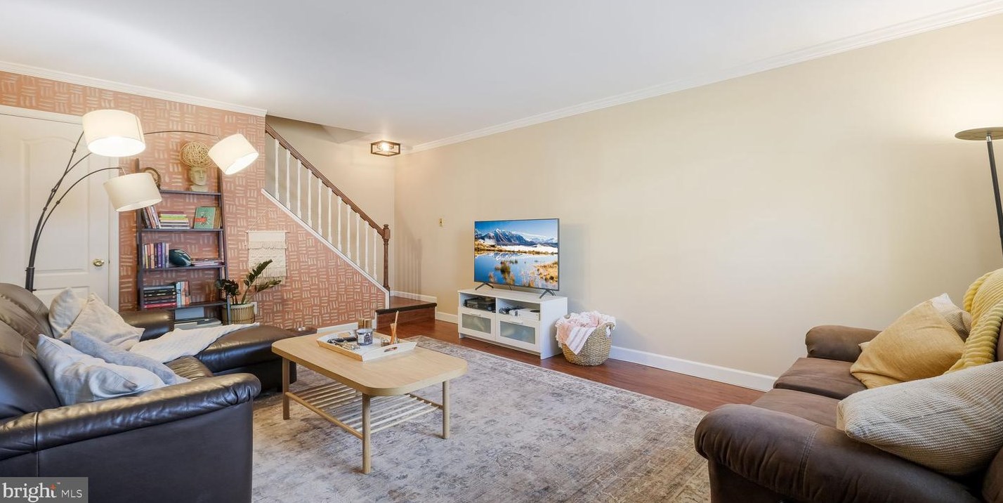 2070 Harbour Dr, Palmyra NJ 08065-2223 exterior