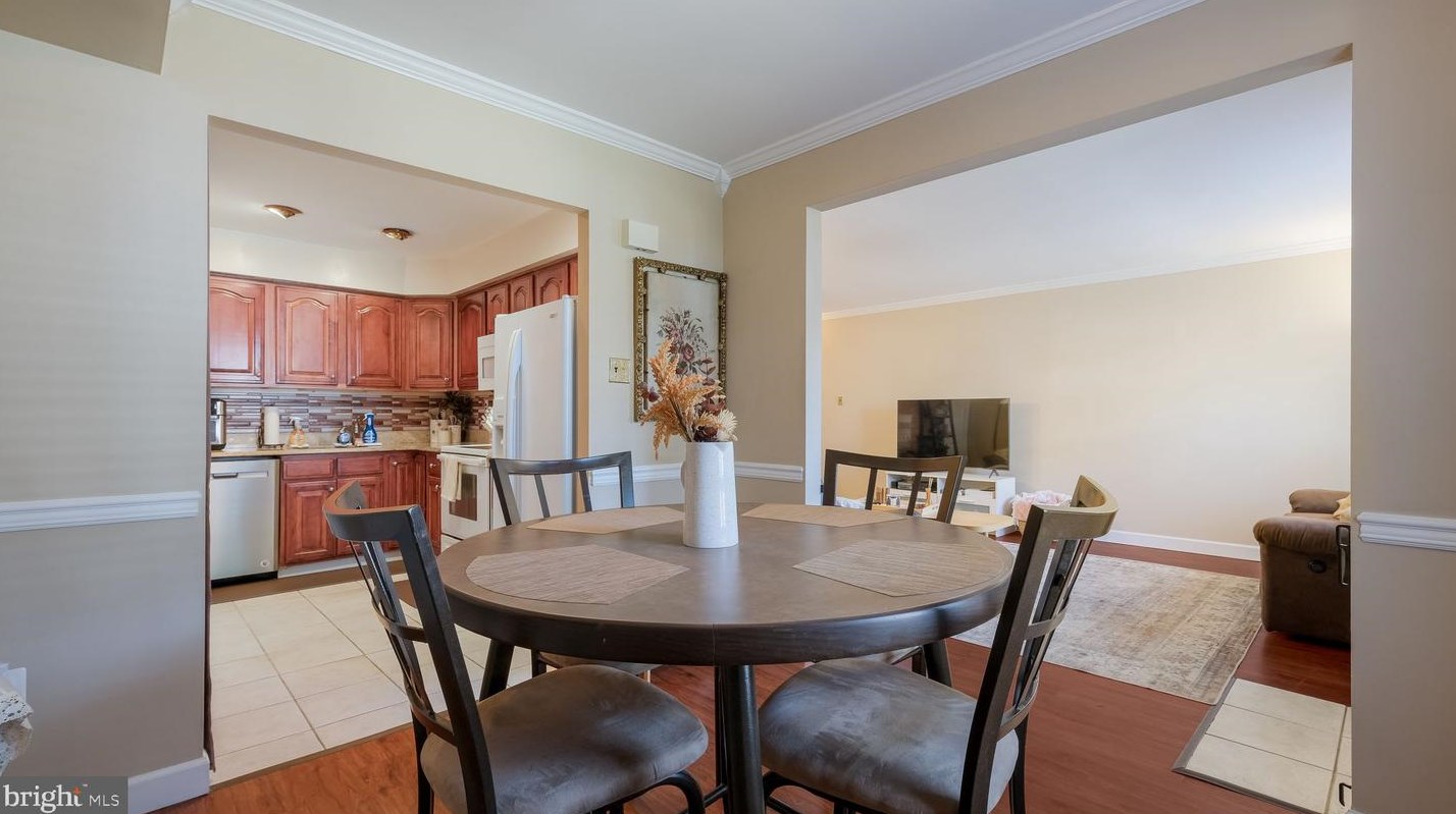 2070 Harbour Dr, Palmyra NJ 08065-2223 exterior