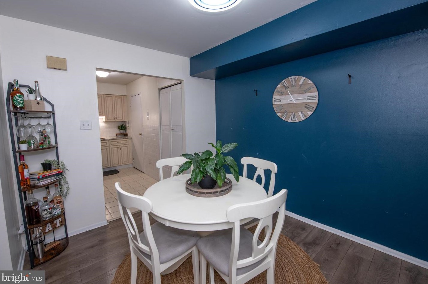 1062 Harbour Dr, Palmyra NJ  08065-1211 exterior