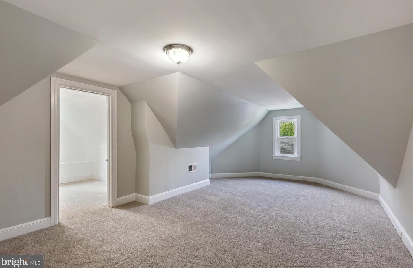 10 Central Ave, Moorestown NJ 08057-3639 exterior