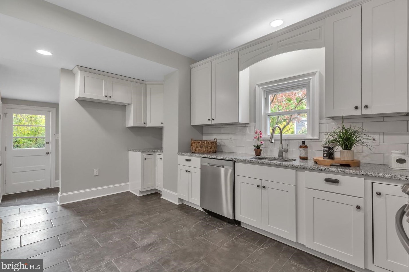 10 Central Ave, Moorestown NJ 08057-3639 exterior