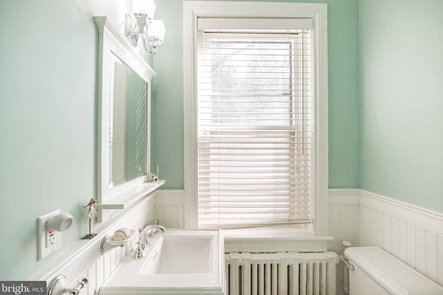 31 Un St, Burlington NJ 08016-1508 exterior