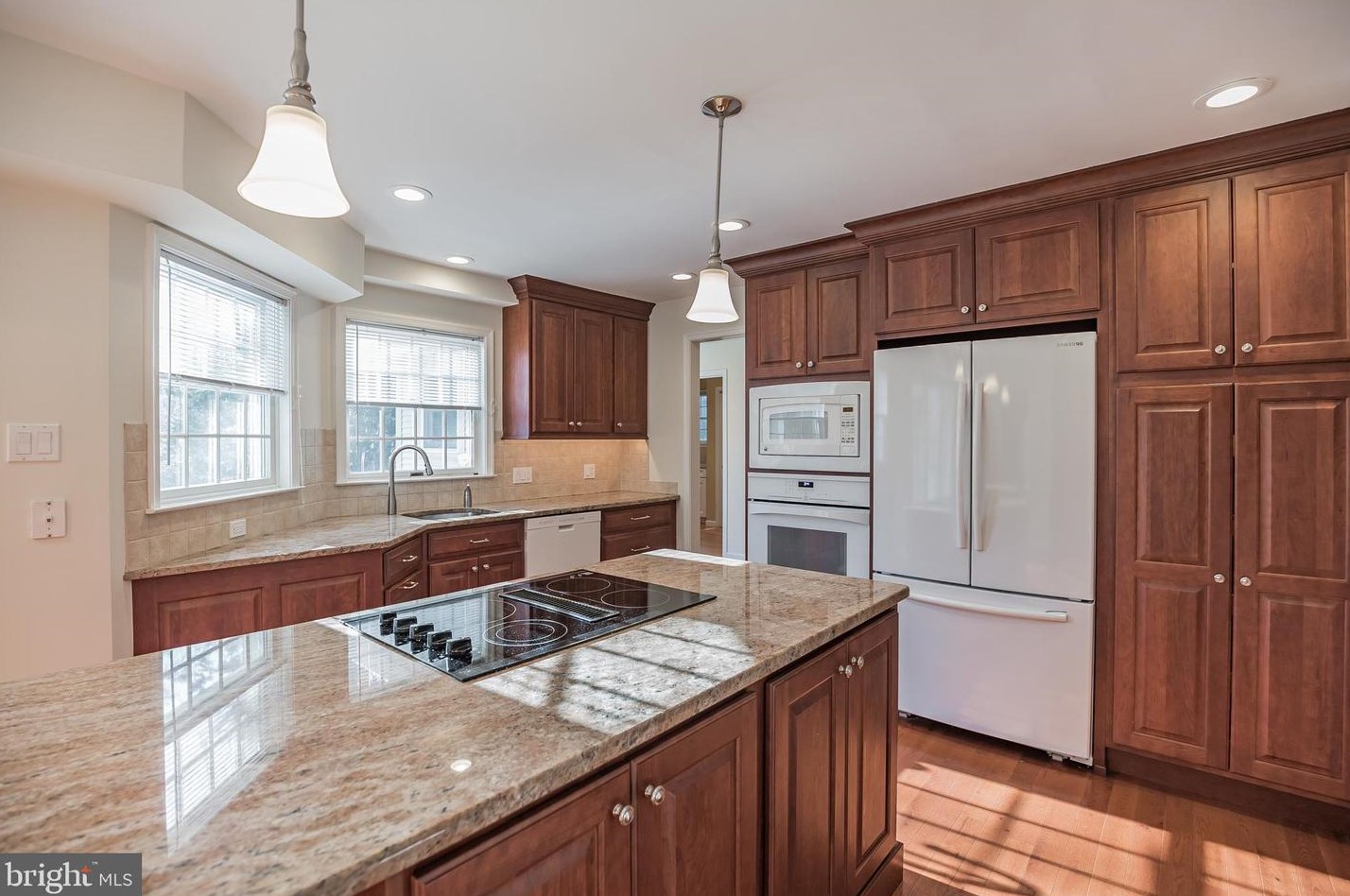 204 Chestnut St, Moorestown NJ 08057-3601 exterior