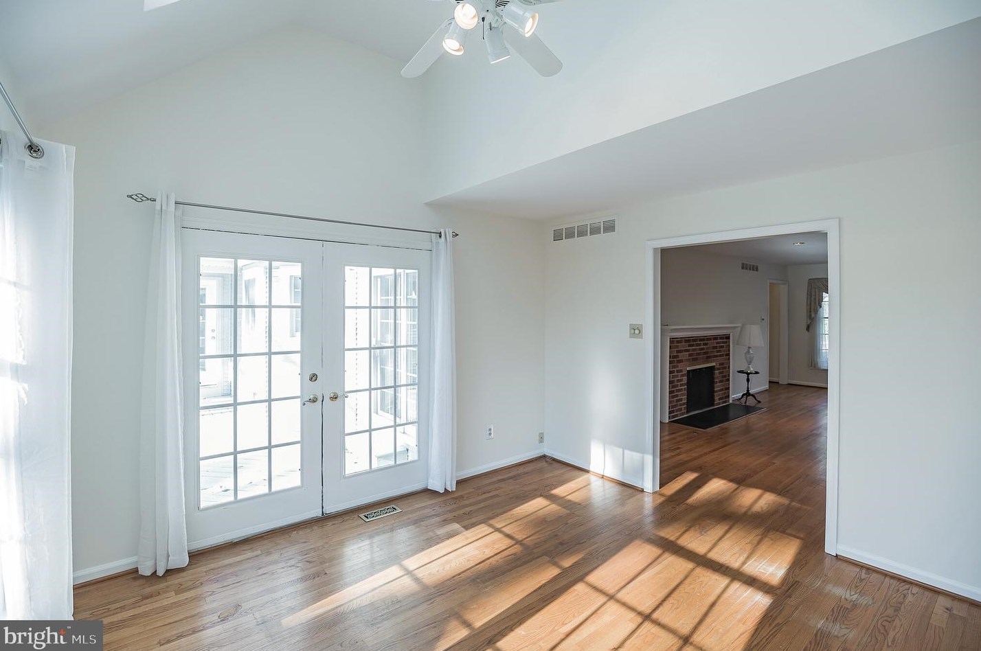 204 Chestnut St, Moorestown NJ 08057-3601 exterior