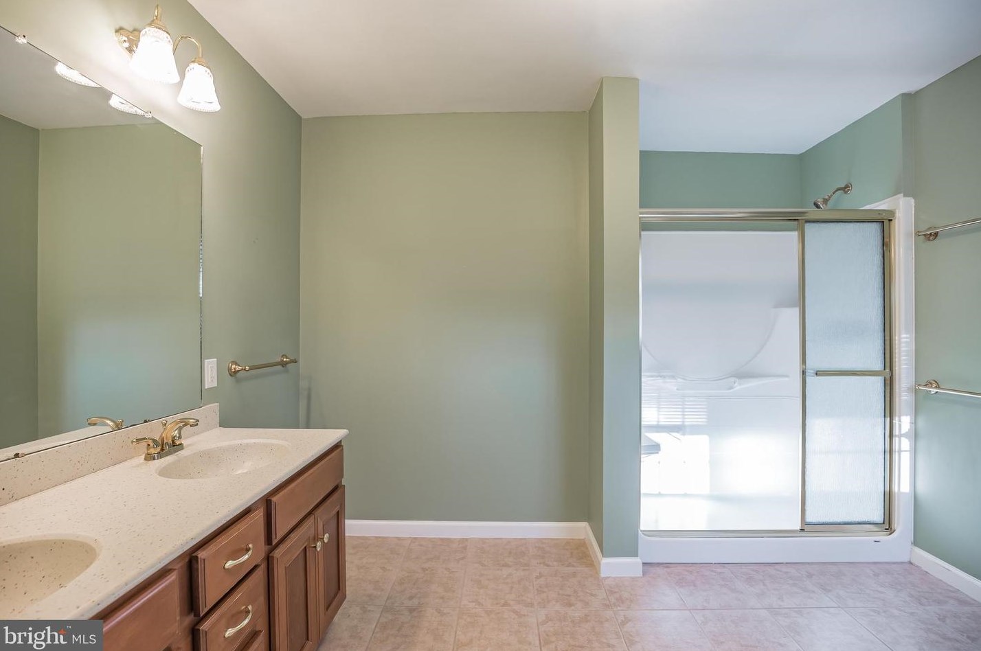 204 Chestnut St, Moorestown NJ 08057-3601 exterior