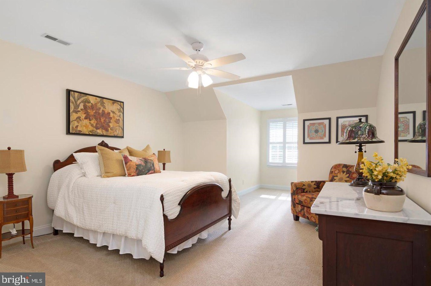 22 Magnolia Ct, Medford NJ  08055-8181 exterior