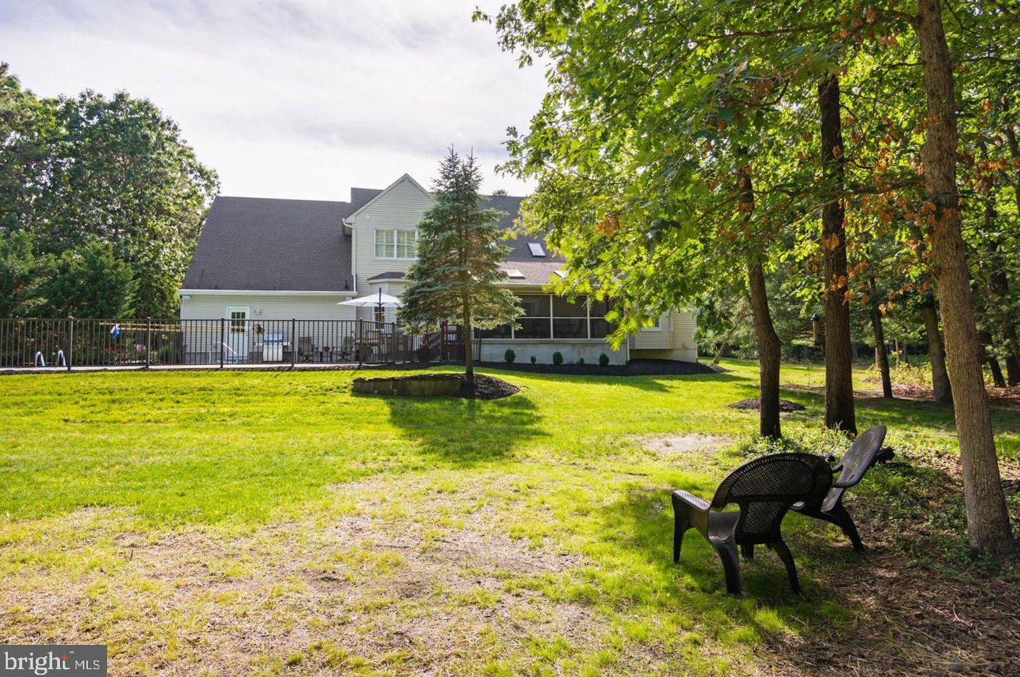 22 Magnolia Ct, Medford NJ  08055-8181 exterior