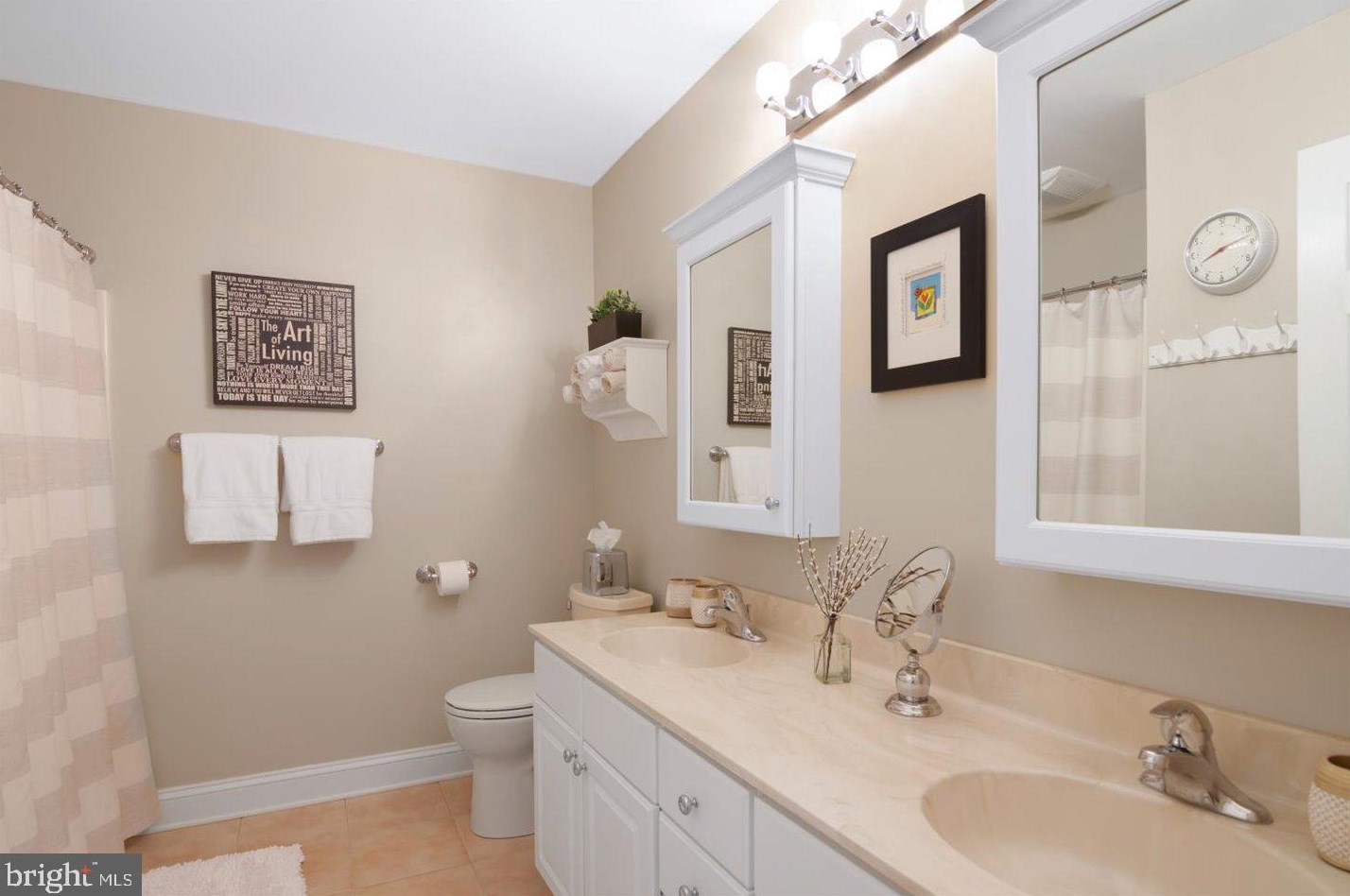 22 Magnolia Ct, Medford NJ  08055-8181 exterior