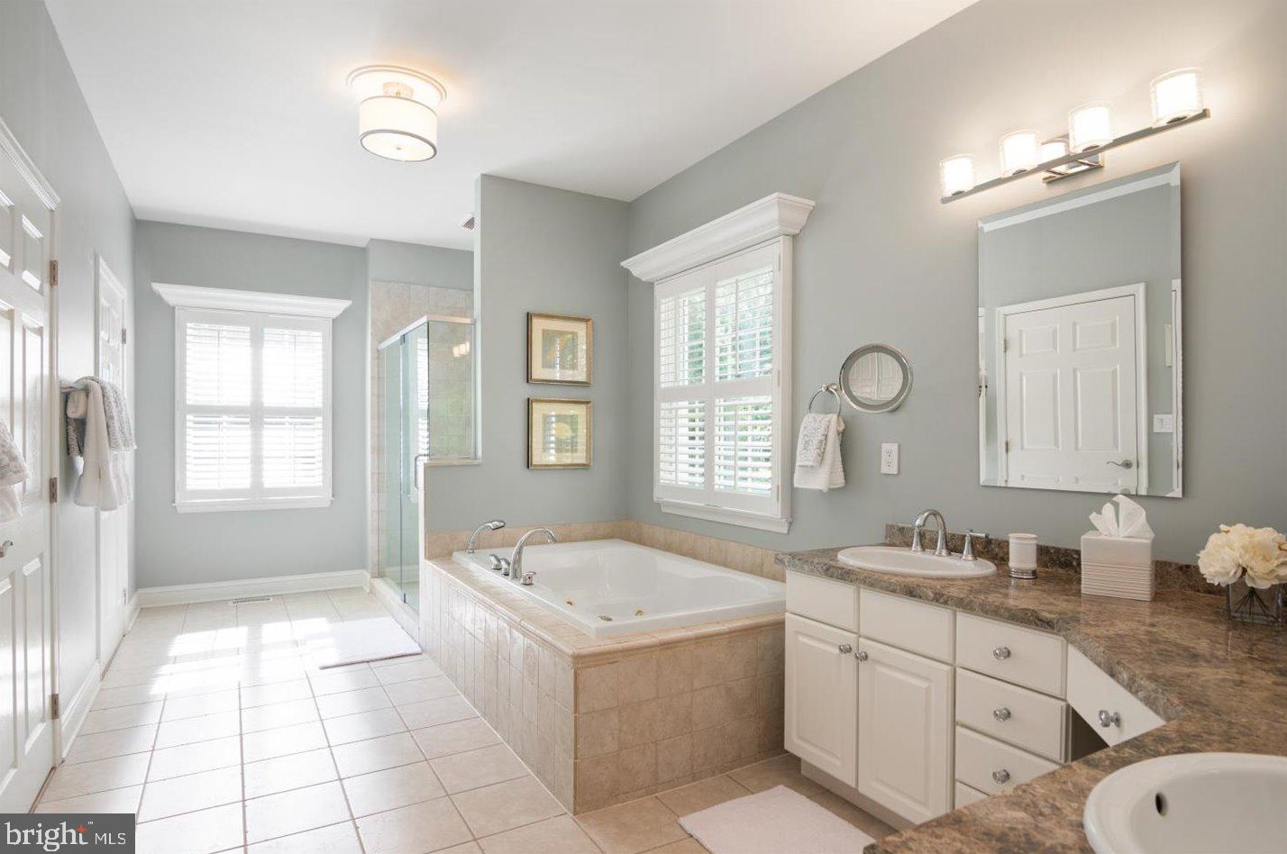 22 Magnolia Ct, Medford NJ  08055-8181 exterior