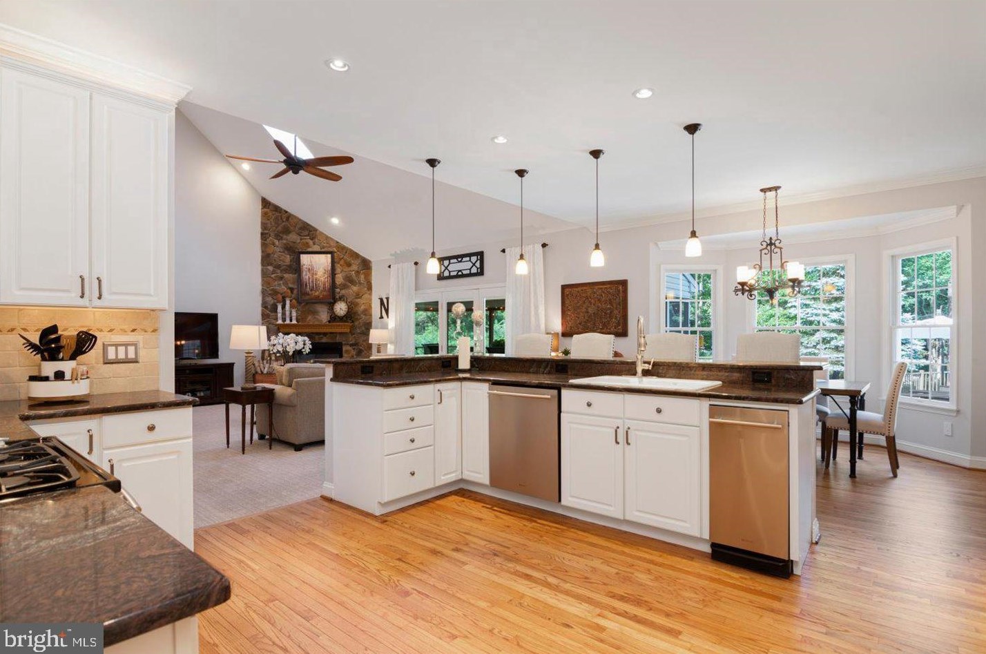 22 Magnolia Ct, Medford NJ  08055-8181 exterior