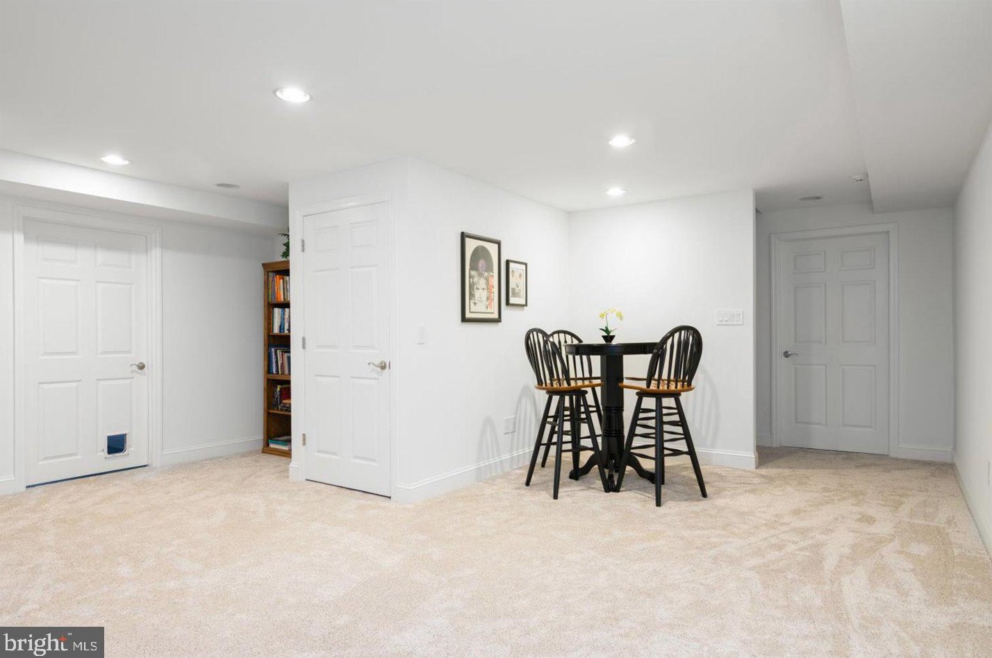 22 Magnolia Ct, Medford NJ  08055-8181 exterior