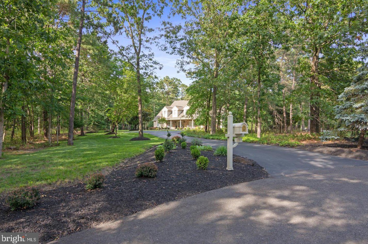 22 Magnolia Ct, Medford NJ  08055-8181 exterior