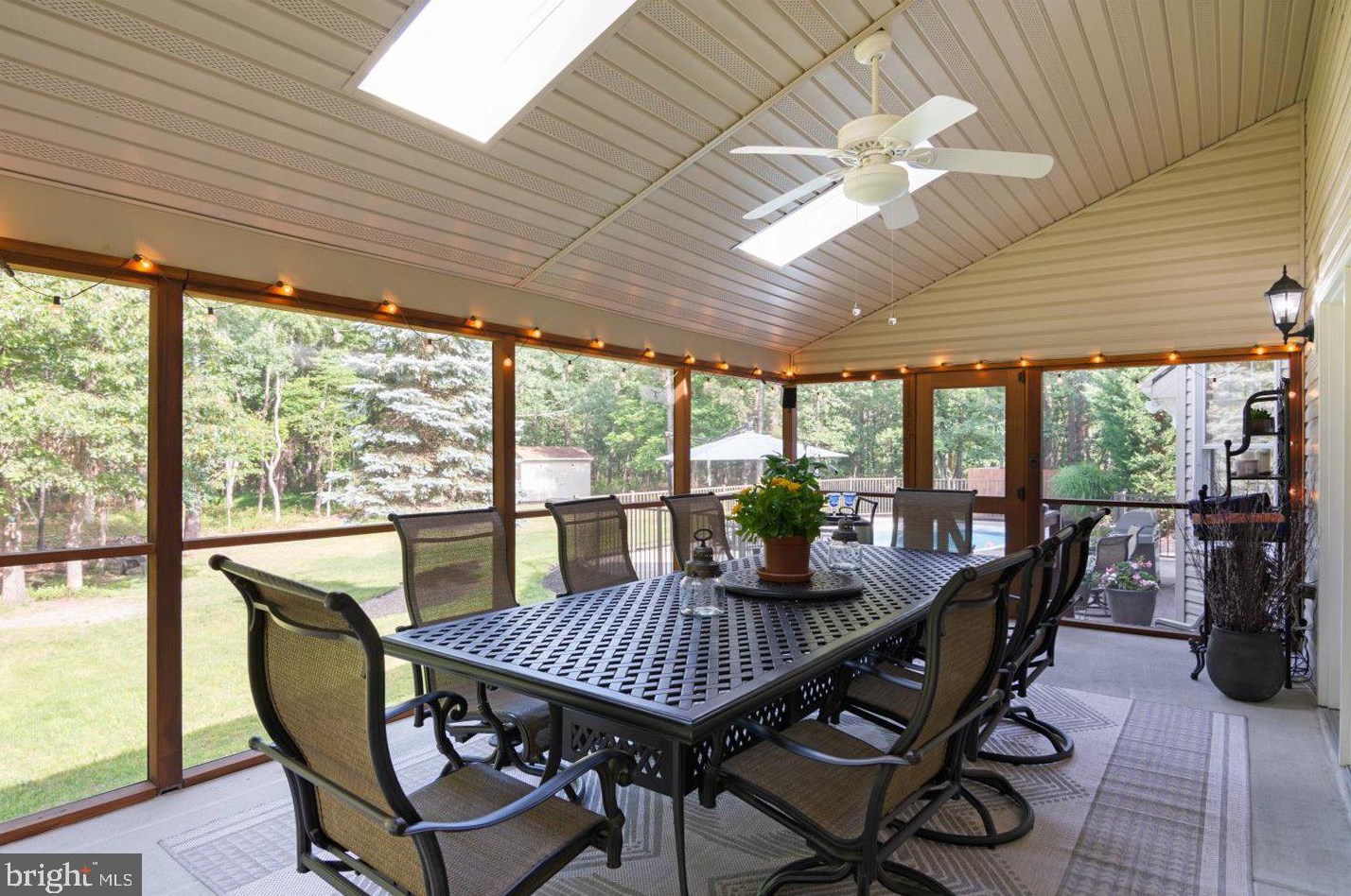 22 Magnolia Ct, Medford NJ  08055-8181 exterior