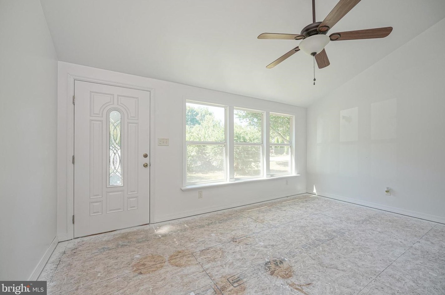 12 Hilton Ave, Stow Creek Twp NJ  08302-3542 exterior