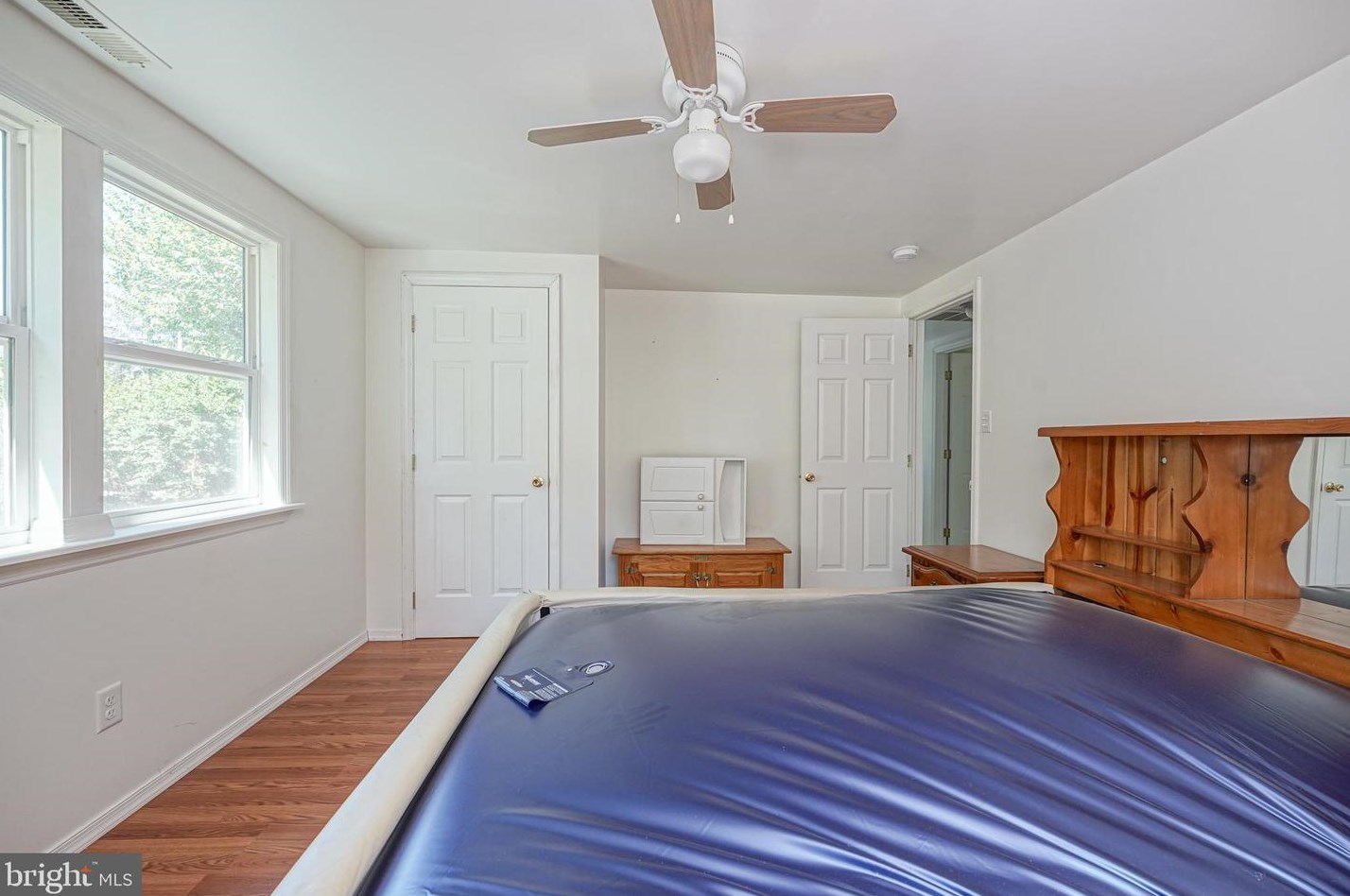 12 Hilton Ave, Stow Creek Twp NJ  08302-3542 exterior