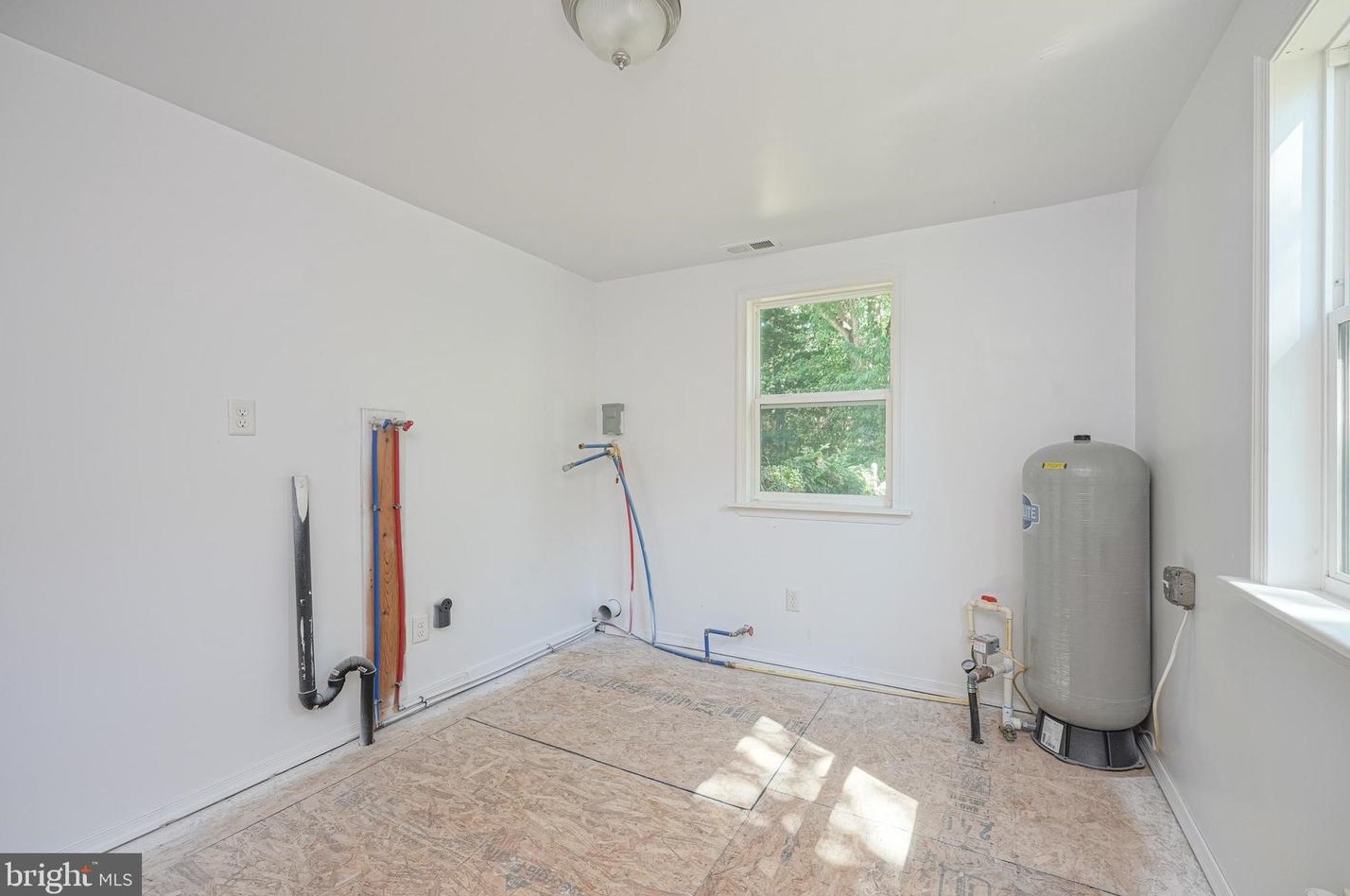 12 Hilton Ave, Stow Creek Twp NJ  08302-3542 exterior