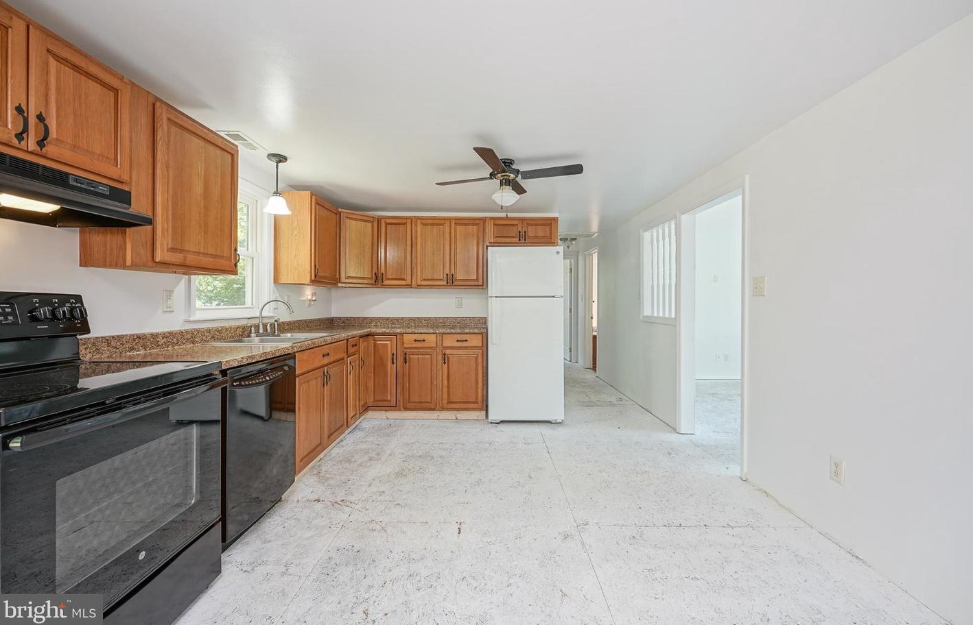 12 Hilton Ave, Stow Creek Twp NJ  08302-3542 exterior